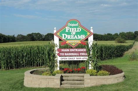 Find hotels near Field of Dreams, Dyersville from $70.
